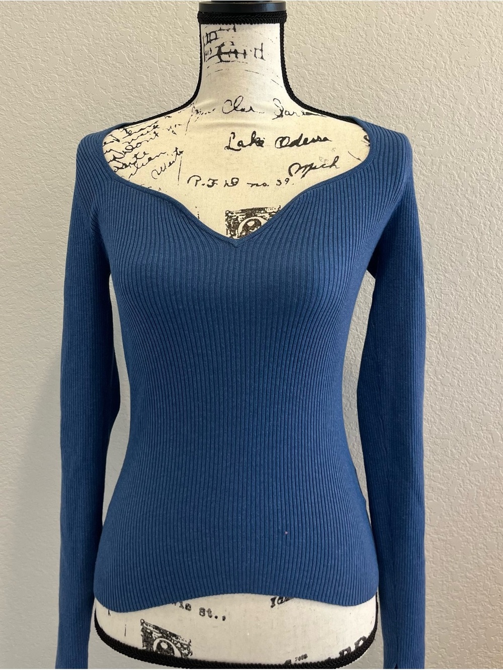 H&M Ribbed V-Neck Sweater in Blue